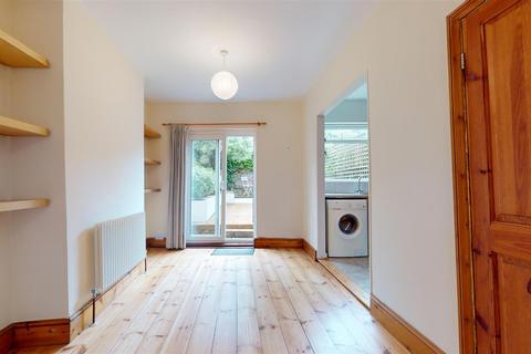 11 Fairfield Place, Bristol, BS3 1LH