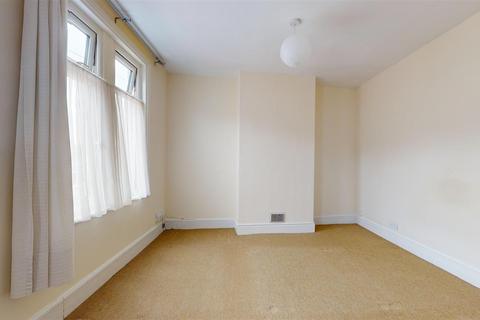 11 Fairfield Place, Bristol, BS3 1LH