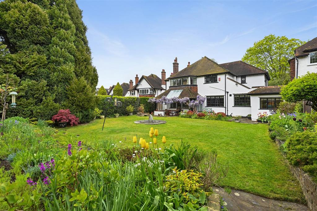 WH - 32 Chiltern Road - Garden B3 (1).JPG
