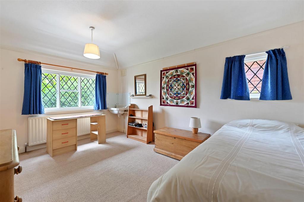 WH - 32 Chiltern Road - Bedroom C3 (1).JPG