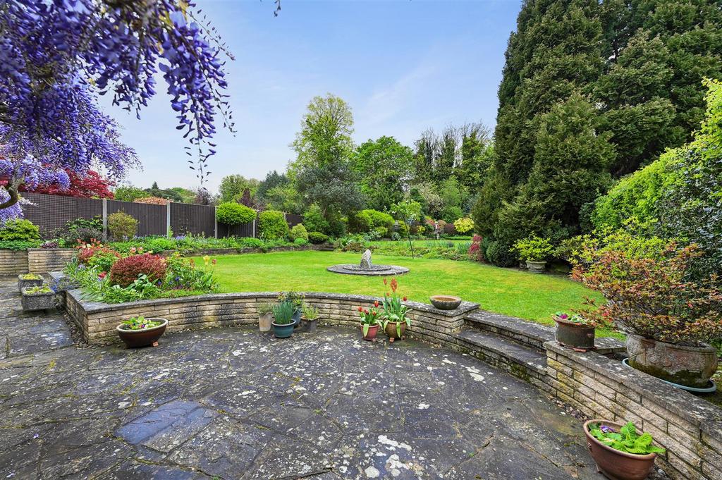 WH - 32 Chiltern Road - Garden3 (1).JPG