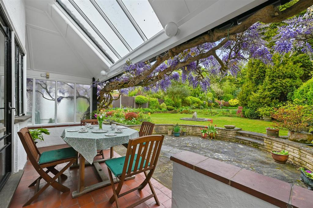 WH - 32 Chiltern Road - Garden D3 (1).JPG