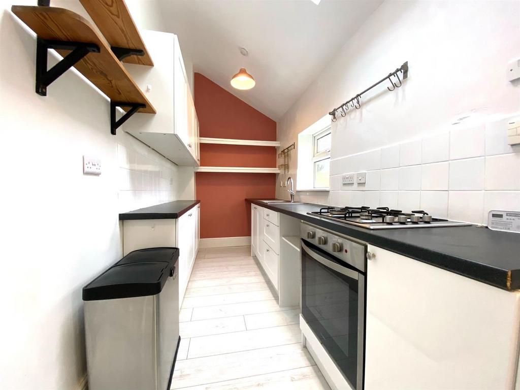 Kitchen 2.jpg