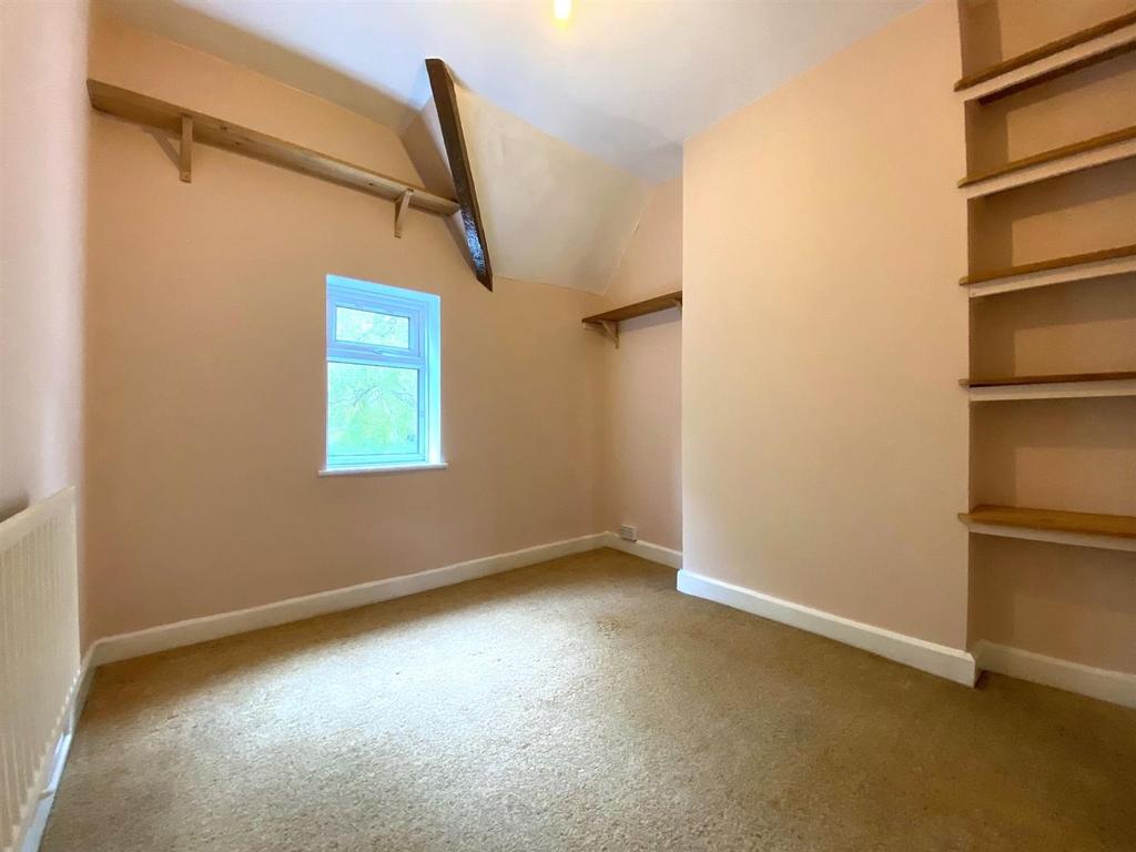 Bedroom 1.jpg