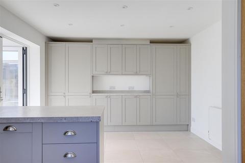 42 Addison Drive, Hucknall, Nottingham, NG15 6NB