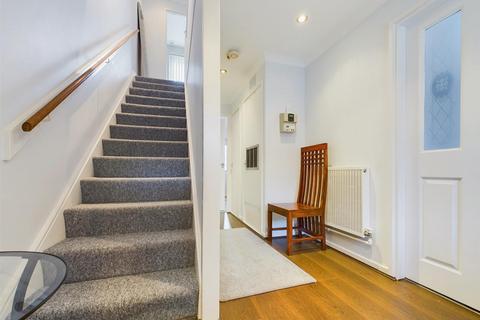 83 Rose Close, Nottingham, NG3 4PY