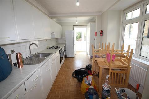 3 bedroom terraced house to rent, Palmerston Road, London E17