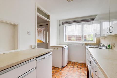 3 bedroom terraced house for sale, Brackendale Avenue, Arnold NG5