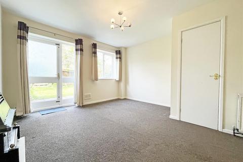 2 bedroom end of terrace house to rent, Falcon Close, Nottingham NG7