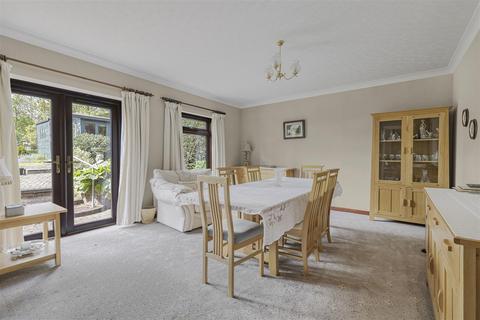 17 The Fairway, Bar Hill, Cambridge, CB23 8SR