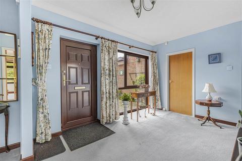 17 The Fairway, Bar Hill, Cambridge, CB23 8SR