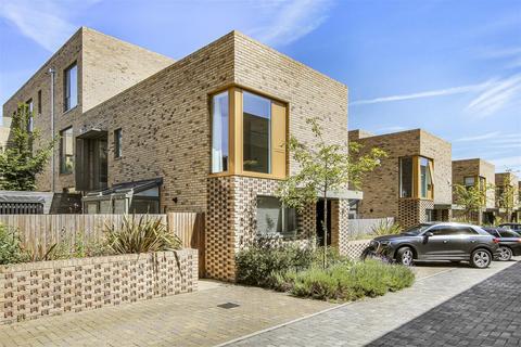 5 Hobson Avenue, Trumpington, Cambridge, CB2 9EG