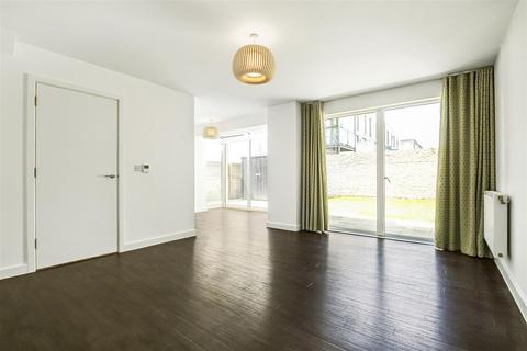 5 Hobson Avenue, Trumpington, Cambridge, CB2 9EG