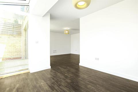 5 Hobson Avenue, Trumpington, Cambridge, CB2 9EG