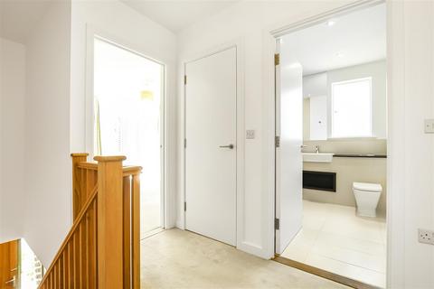 5 Hobson Avenue, Trumpington, Cambridge, CB2 9EG