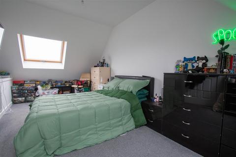3 bedroom terraced house for sale, Shipp Close, Haverhill CB9