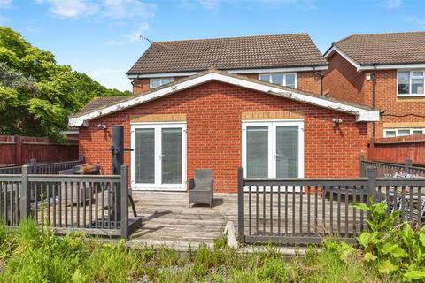 4 bedroom detached house for sale, Earls Lane, Cippenham