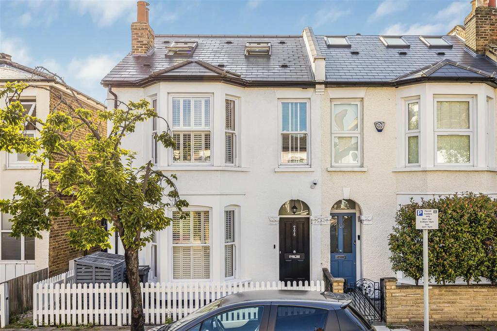 Hartfield Crescent, Wimbledon SW19 4 bed end of terrace house for sale