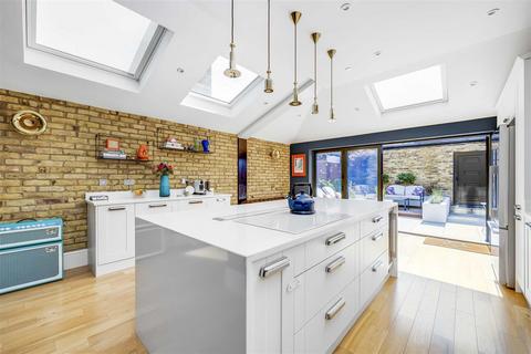 4 bedroom end of terrace house for sale, Hartfield Crescent, London SW19
