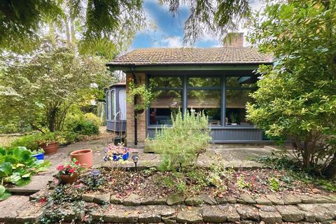 2 bedroom bungalow for sale, The Avenue, Cirencester