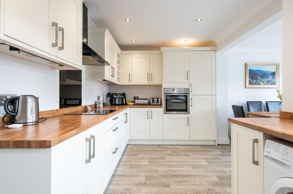 Lonsdale Crescent, Dartford 3 bed semidetached house for sale £400,000