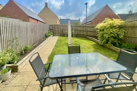 3 bedroom end of terrace house for sale, Middle Mead, Cirencester