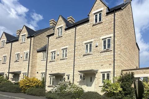 3 bedroom end of terrace house for sale, Middle Mead, Cirencester