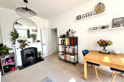 2 bedroom flat for sale, Union Close, Newhaven