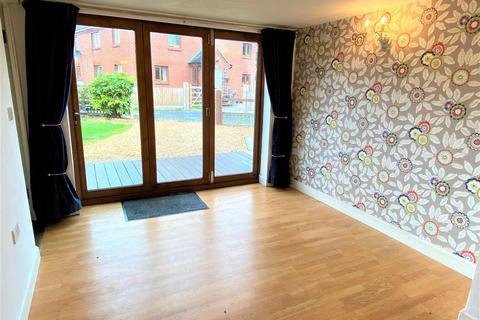 3 bedroom end of terrace house to rent, Northwood Cottages, Northwood