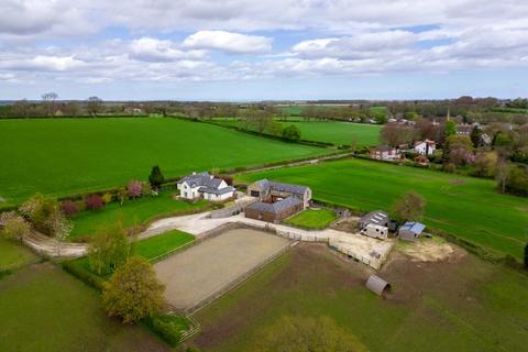 4 bedroom equestrian property for sale, Carr Lane, Leeds LS14