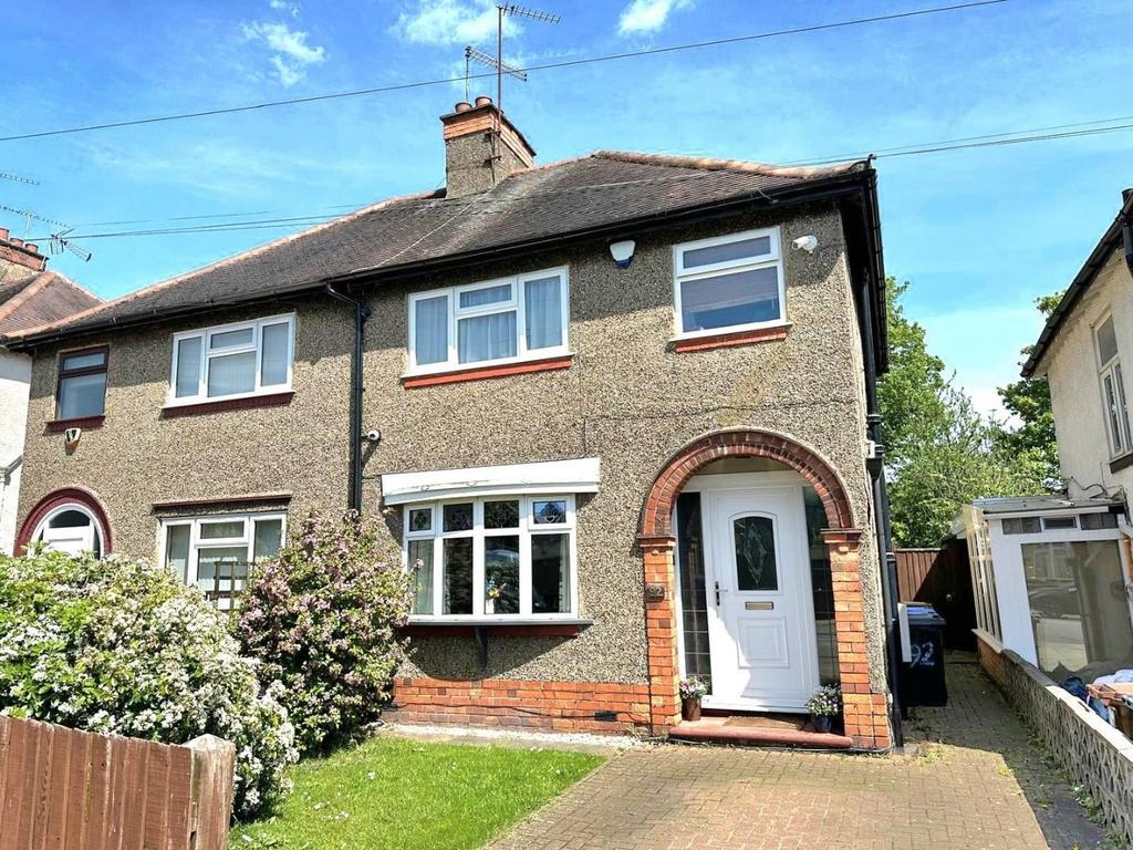 Bush Hill, Northampton NN3 3 bed semidetached house £300,000