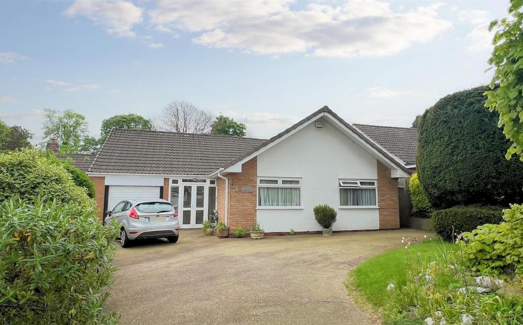 Little Sutton Lane, Four Oaks, Sutton... 3 bed detached bungalow for