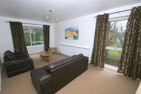 2 bedroom flat to rent, Park Villa Court, Leeds