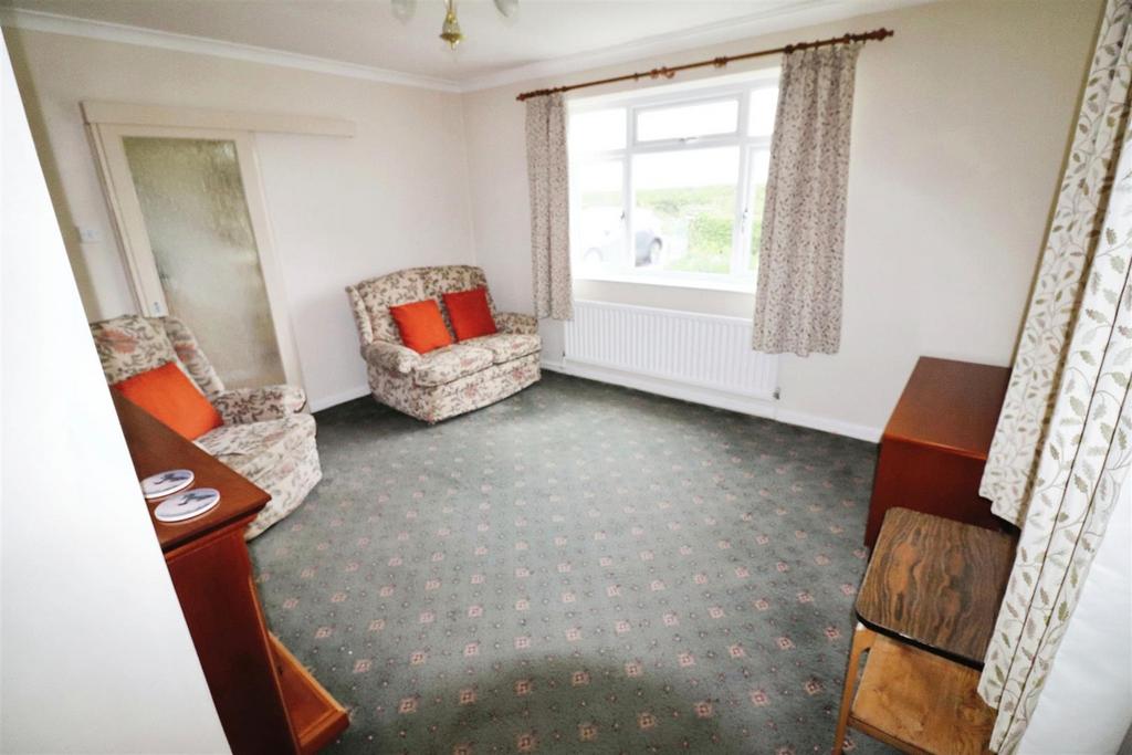 Woodlands Road, Bedworth 3 bed detached house for sale £329,950