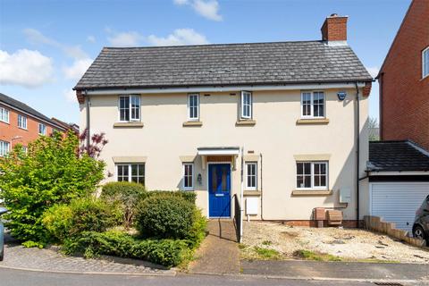 4 bedroom detached house for sale, Downing Close, Bletchley, Milton Keynes