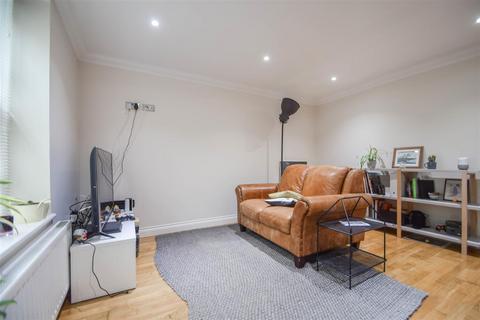 1 bedroom flat to rent, Cantelowes Road, London, NW1