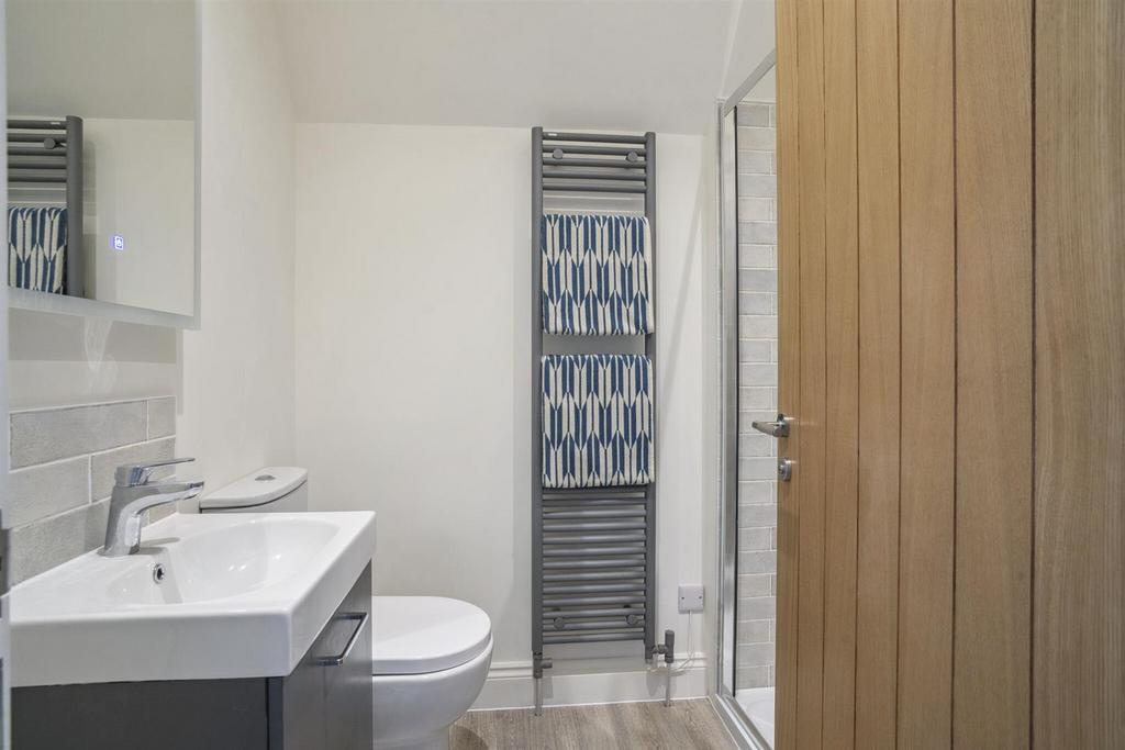 69764 4 5 Farm Court (16) low.jpg