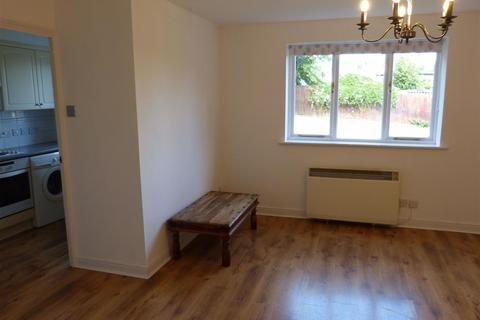 2 bedroom ground floor flat to rent, Kirkland Drive, Enfield