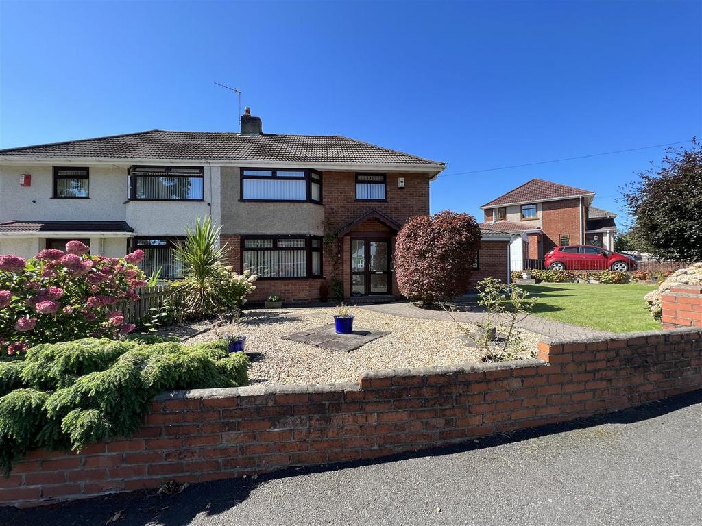 Clwyd Avenue, Aberdare CF44 4 bed semidetached house for sale £279,995