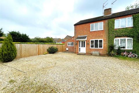 2 bedroom end of terrace house for sale, Iveagh Close, King's Lynn PE31