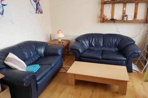 3 bedroom flat to rent, Perth Road, Dundee