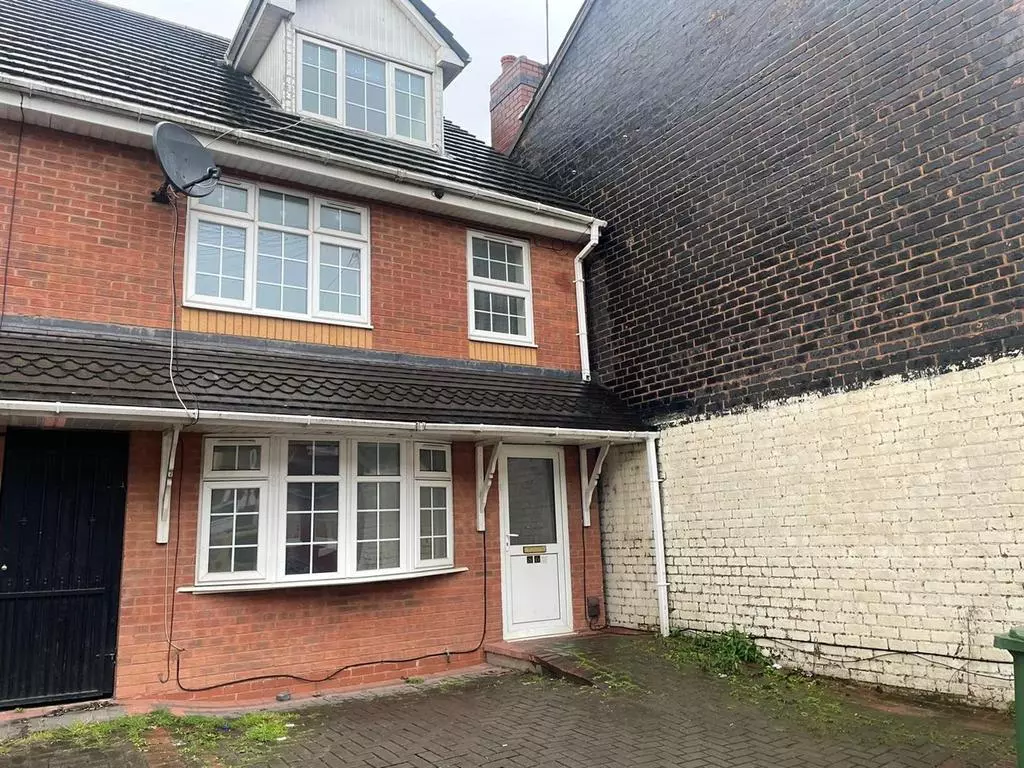 5 bedroom terraced house to rent