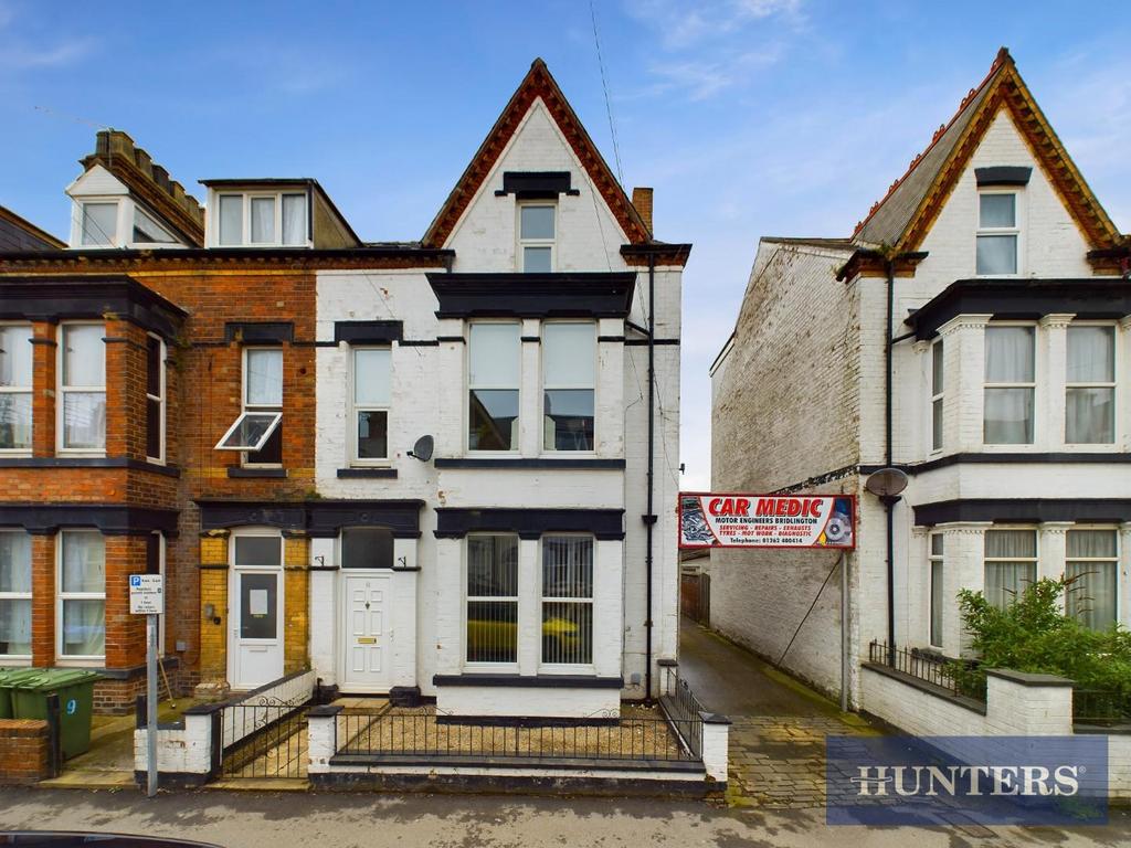 Marshall Avenue, Bridlington 6 bed end of terrace house for sale £200,000