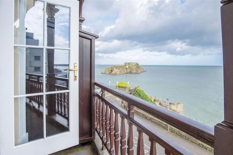 2 bedroom flat for sale, The Paragon, Tenby