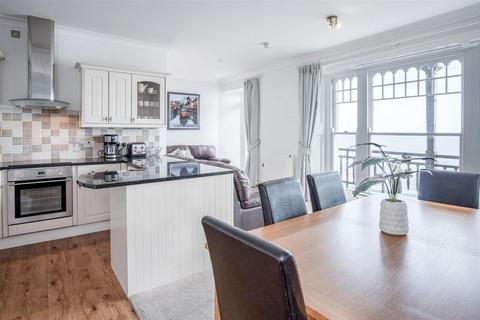 2 bedroom flat for sale, The Paragon, Tenby