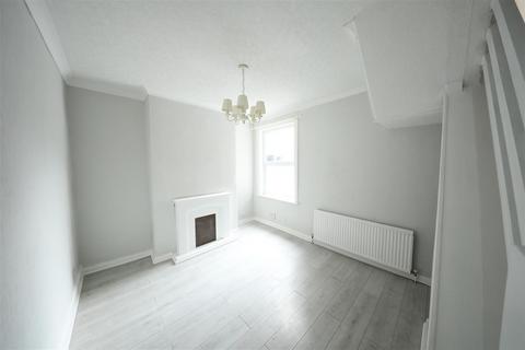 3 bedroom end of terrace house for sale, Worthing Street, Hull