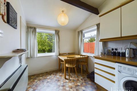 6 Dancers Meadow, Sherborne St John, Basingstoke, RG24 9LT