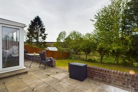 6 Dancers Meadow, Sherborne St John, Basingstoke, RG24 9LT
