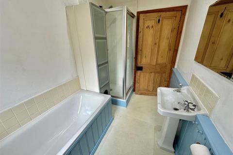 3 bedroom cottage for sale, Kilpin Hill Lane, Dewsbury