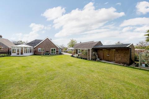 3 bedroom detached bungalow for sale, Boston Road, Horncastle, Lincs, LN9 6EY